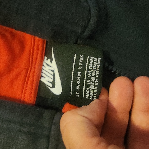 Nike toddler hoodie size 2T - Picture 3 of 5